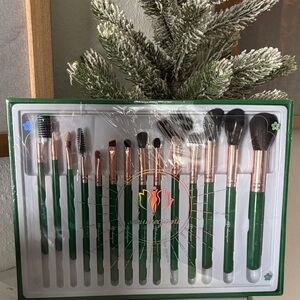 🎁 Makeup Brush Set
